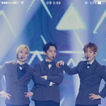 [EXO] 배경이쁘지 않니?<b>희희</b>