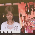 <b>정연</b> 이짤 너무 귀여운거같음ㅋㅋ큐ㅠ