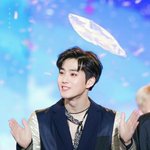 [EXO] 퐅오티켓 할껀데 사진골라주라