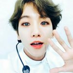 [EXO] 백현이한테 지구렌즈 끼워봄