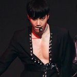 [EXO] 솔직히 야 <b>이런옷</b> 입혔는데 상 주지