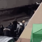 [EXO] 이 와중에 민석이 코디 캐리어 들어주는거 둥?