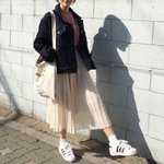 너네 <b>흰색</b>치마 입지마..