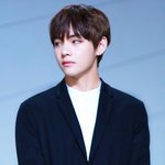<b>치명적</b>으로 잘 생긴 男아이돌