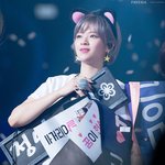 현재 폼을 볼수 잇는 정연 콘서트 사진