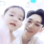 [EXO] <b>아들</b>이랑 영통걸며 "엄마 빨리오세요" 라고 말하는