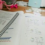 [EXO] ㅅㅂ8시간동안 밥도 <b>안</b>먹고 <b>책상</b>에 앉아서