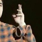 [EXO] 매일 <b>소매</b>에 손 잘못 넣어서 다시 끼워줘야 하는 도경수vs
