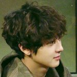[EXO] 근데 ㄹㅇ 찬열이 실물 개<b>날렵</b>한데 방송이나 사진엔 둥글게나옴