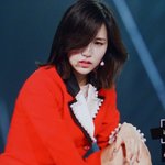 단발로 자른 <b>미나</b> 분위기