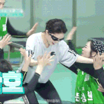 수영장에서 김청하 <b>조</b><b>녜</b>롭다ㅜㅜㅜ