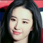 얘들아 이거누구야?