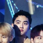 아 시1발 도경수 머리 왜이렇게 길지 이제 머리 <b>눈썹</b> 밑으로 길면