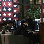 [EXO] 스케줄있다면서 북미투어빠지고 <b>피씨방</b>