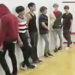 [EXO] 니네 스쿼시하면 뭐 생각남?혼자 벽보고 <b>테니스</b>치는거