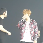 [백현] 경수한테 새로운 엑소놀이 <b>전수</b>중인 백현이 ㅋ