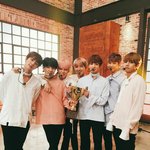 [방탄소년단] <b>이사진</b> 노란끼뺐다!
