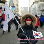 "대통령과 대한민국을 지켜라" 태극기 <b>집회</b> 참여한 아이들.jpg