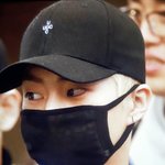 [시우민] 시우민 바지 <b>롤</b><b>업</b>된거 봄?ㅠㅠㅠ