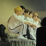 [시우민] 단체사진에서 더욱 돋보이는 <b>요정</b>미(시우민