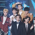 [EXO] <b>애기</b>들 <b>사진</b> 찍어줘야해서 학교 못 가요 선생님