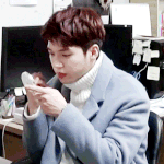 [인피니트] 팬분<b>팩트</b>가져가서 틴트바르는우효니
