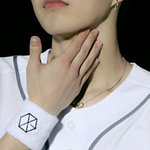 [EXO] 야 너희가 몰라서그러는데ㅜㅜ민석이 손가락 짧고 <b>도톰</b>해