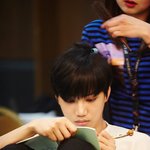 [EXO] 종인이 <b>왼손</b>잡이였음?