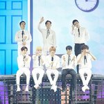 [백현] Vyrl 단체사진 백현