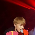 [EXO] 근데 아래 민석 짤 보니까 민석이 <b>코</b> <b>매부리코</b>처럼 보이넹