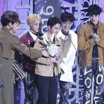 [EXO] 이 짤 여러모로 귀엽네