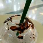 판녀들 뚜껑에묻은 휘핑이나 <b>드리즐</b> 먹어??