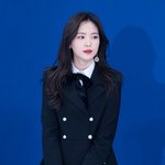 손나은 <b>제복</b>스타일로 입은거 봄?!!