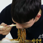 [EXO] 근데 남자들 <b>원래</b> 다 이렇게 먹냐