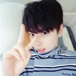 [댓글부탁해] 나 선크림만 바르는데 <b>건조</b>할때 미스트 뿌려도댐??