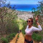 몸매 자랑 너무 하는데....