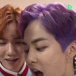 [EXO] 민석이 <b>턱</b><b>선</b>봐 ㄷㄷ