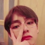 [방탄소년단] 김태형 안경끼는거 겁나 섹시해..