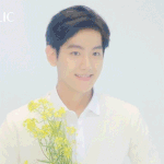 [EXO] <b>대학</b> 졸업사진을 찍는데 전여친이랑 <b>눈</b>이 마주쳐버렸다