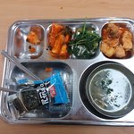 학교 밥이 왜그래...