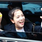 블핑 지수 똥머리+<b>화관</b> 누가줌??