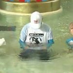 [방탄소년단] 구석<b>탱이</b>에서 옷으로 장난치는 태형이