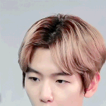 [백현] 아미고<b>TV</b> 엑소 첸백시 편(1/7) 백현 움짤 2