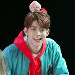 <b>팬</b>싸에 여장하고 <b>온</b> 신인남돌