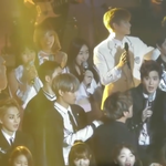 [EXO] 엔딩내내 시우민쳐다보는 <b>여</b><b>돌</b>