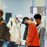 [CHEN] 하네다 <b>공항</b>서 운동화 자랑중?