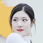 와 정채연 ㄹㅇ <b>언더</b> 속눈썹 없네?!