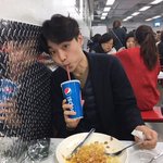 <b>이</b>남자 누군지 <b>알</b> 수 있을까요?