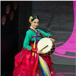 [콜로라도] 미스 유니버스에 <b>출전</b>한 그녀들의 전통복장.jpg