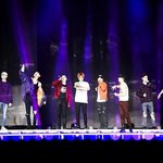 [EXO] 확실히 <b>야외</b>콘이라 사진이 더 이쁘게 나오네